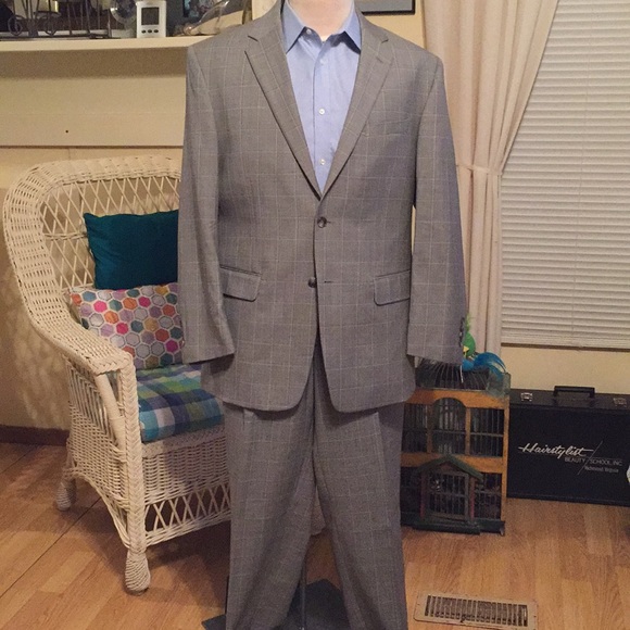 jos a bank tailored fit suit